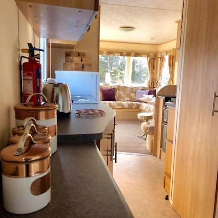 Caravan 50. Nairn Lochloy Holiday Park Екстер'єр фото