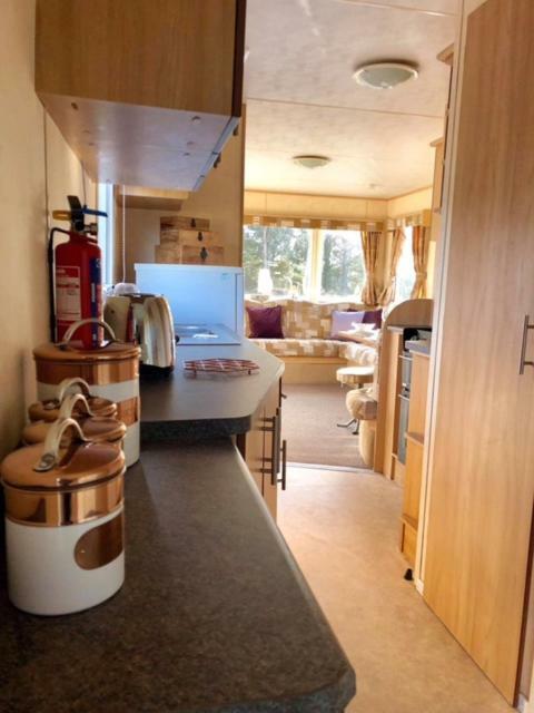 Caravan 50. Nairn Lochloy Holiday Park Екстер'єр фото